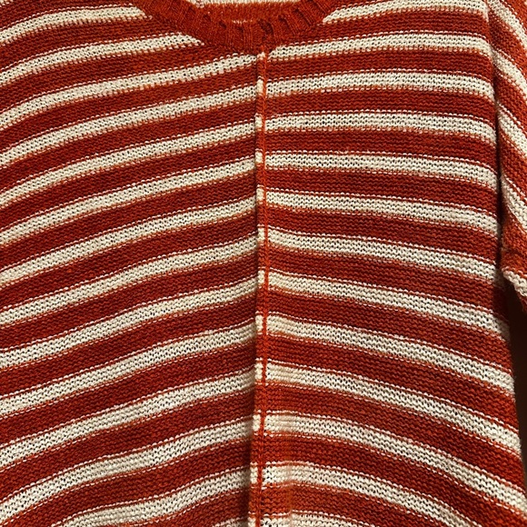 Women’s Small Cable & Gage Cream/ Burnt Orange Striped Airy Knit Pullover. - Picture 11 of 12